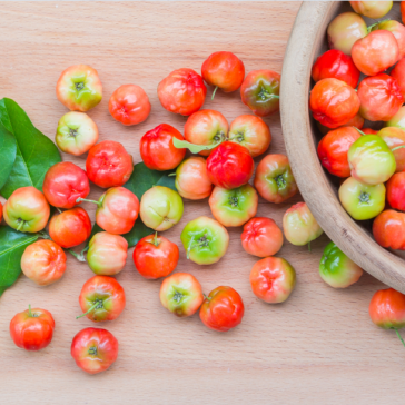 Alto potencial de vitamina C amplia presença da Acerola em alimentos e suplementos