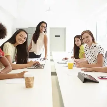 Mulheres no TI: Arklok, empresa fundada por Andrea Rivetti, conta com índice de participação feminina superior à média nacional